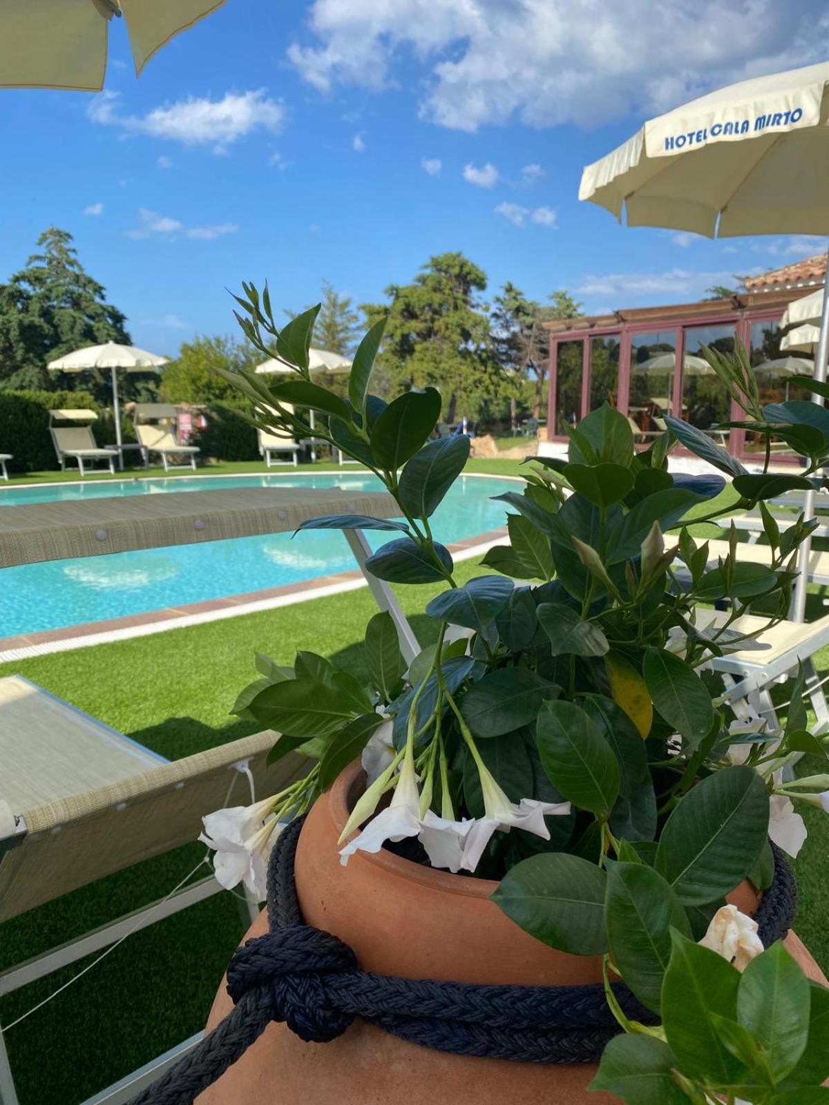 Hotel Cala Mirto Budoni Esterno foto